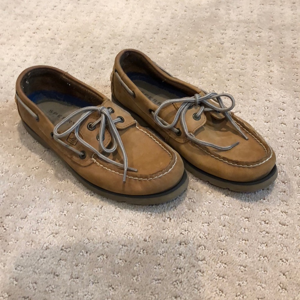 Sperry leather loafer